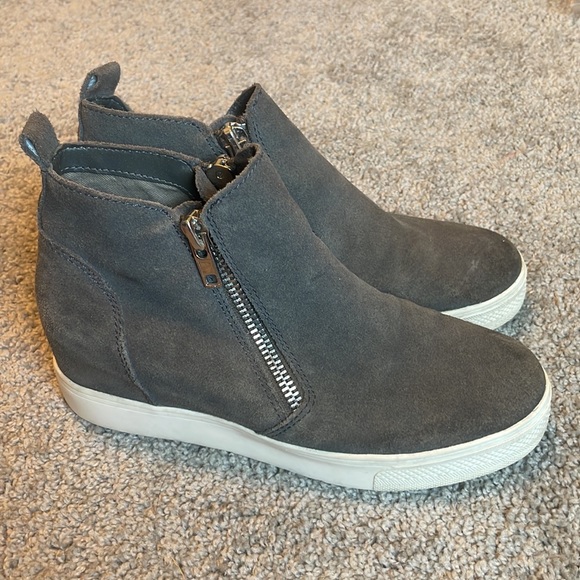 Steve Madden Grey Suede Wedge Sneaker - Picture 1 of 4